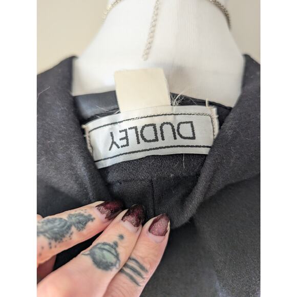 Vintage Black Sleeveless Vest - Picture 5 of 5